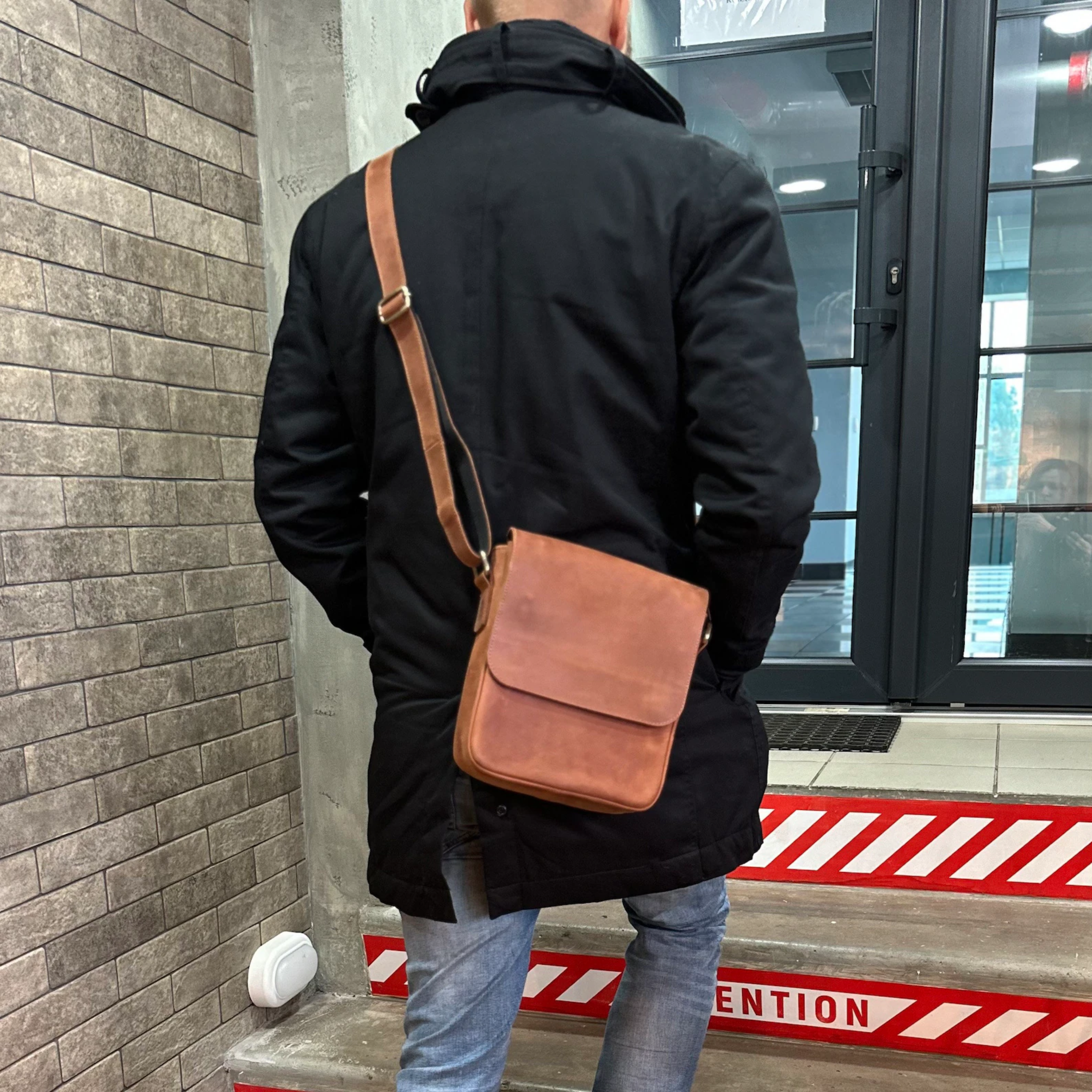 delvae messenger bag seiko